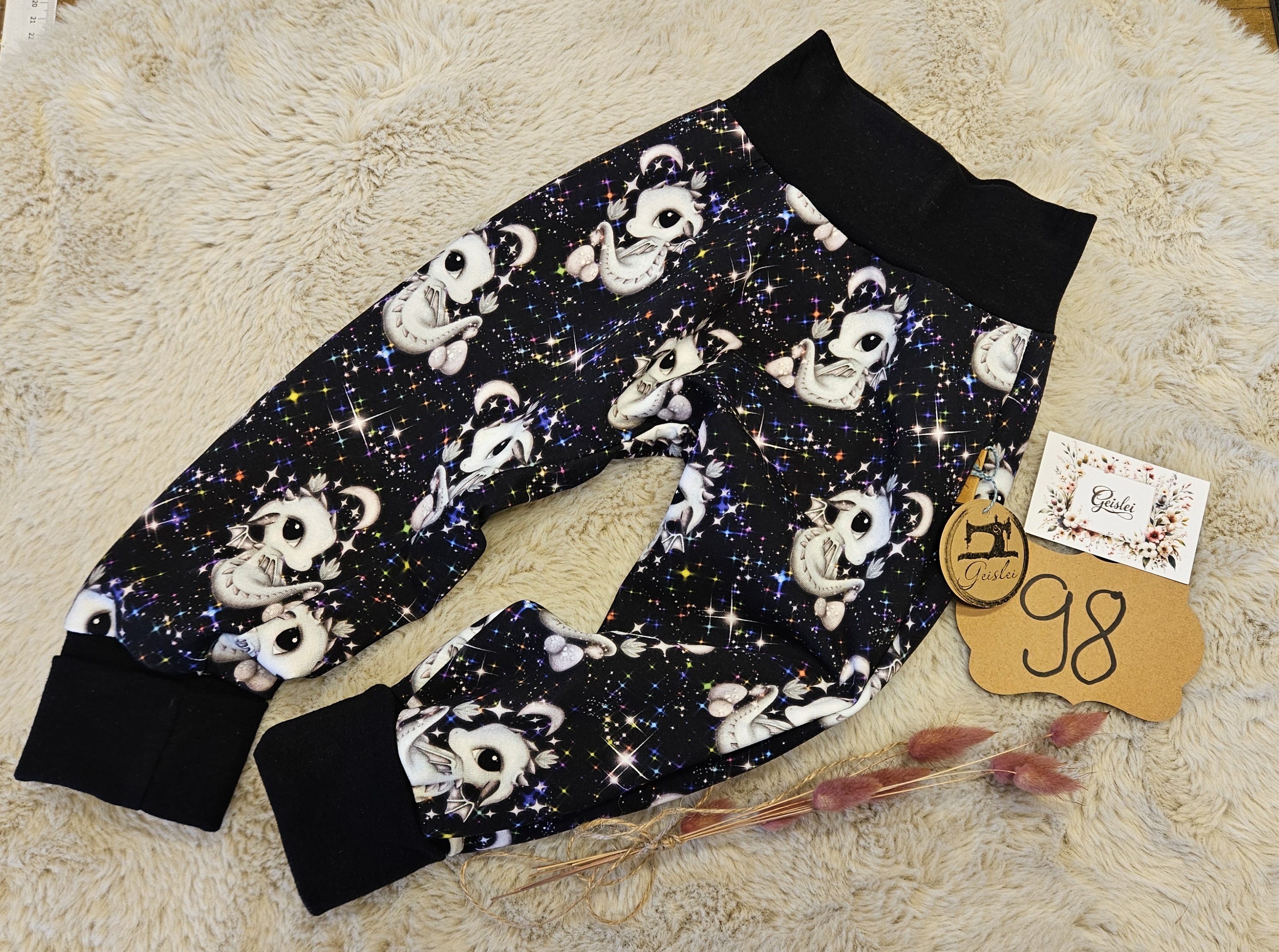 Drachen auf schwarz  Pumphose - Größe 98