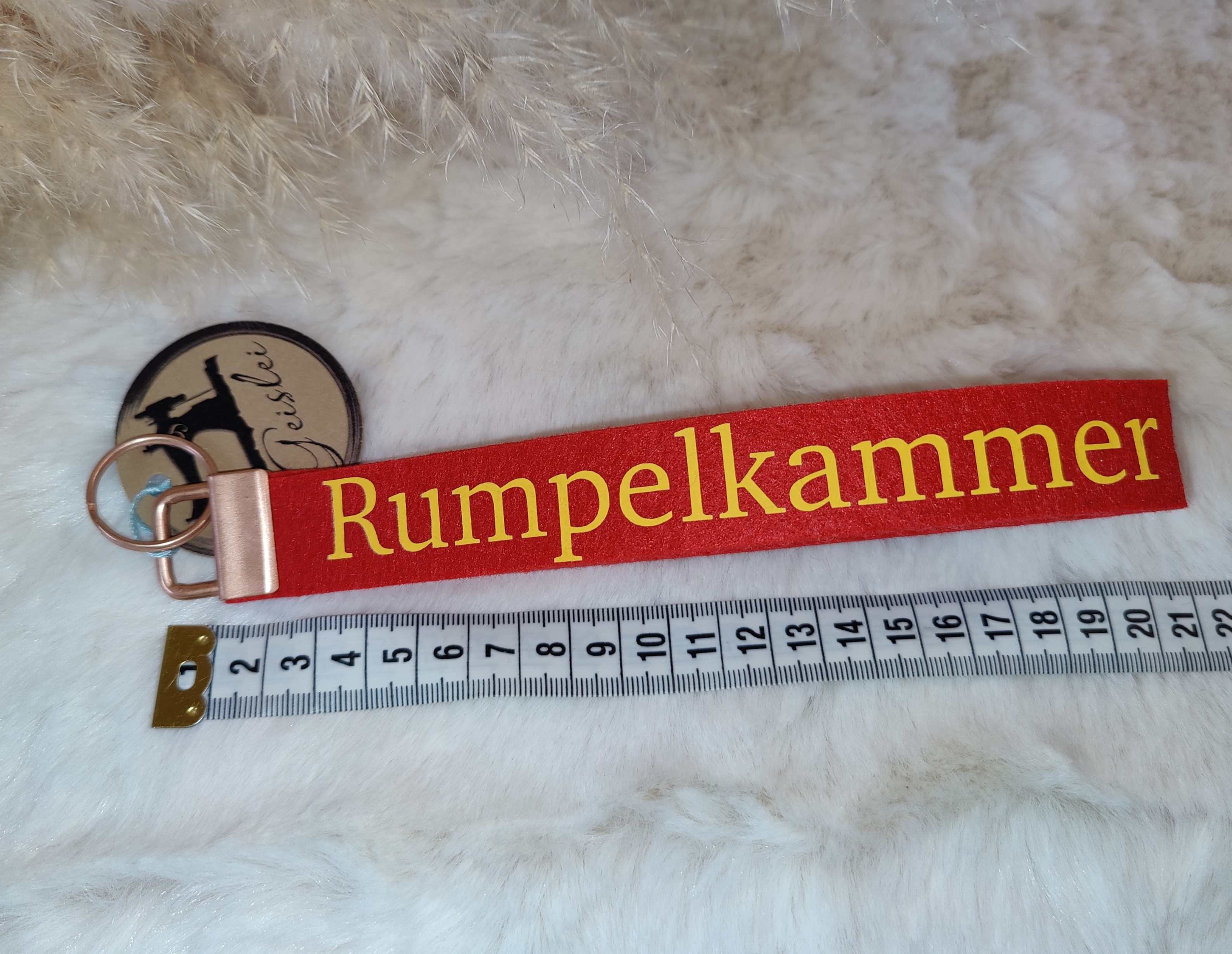 Schlüsselanhänger Rumpelkammer rot