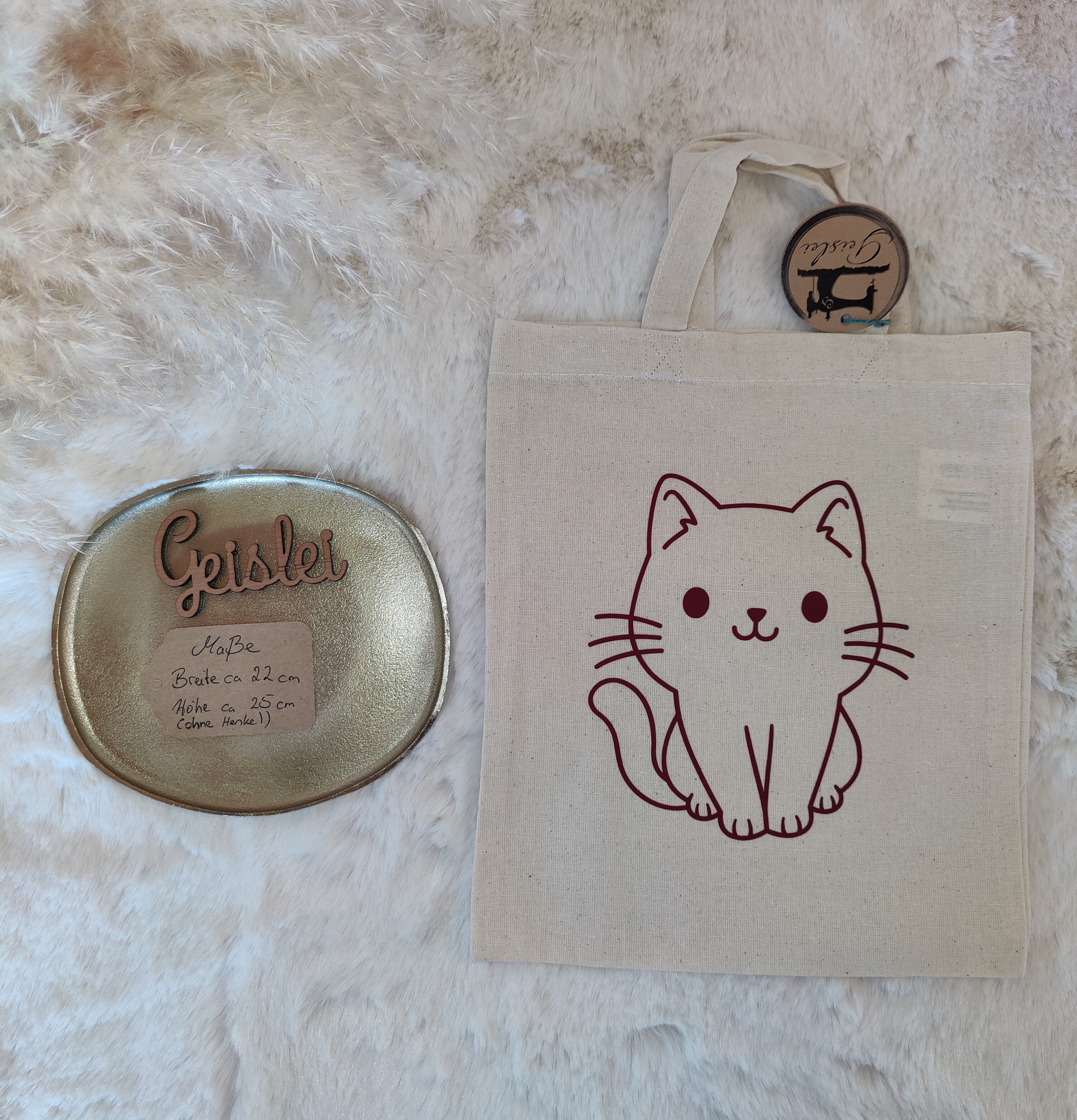 Mini Geschenkbeutel Katze sitzend aubergine